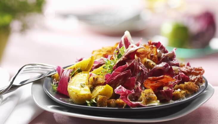 Radiccio-Salat mit Thymian-Äpfeln Rezept von Elbe-Obst aus dem Alten Land